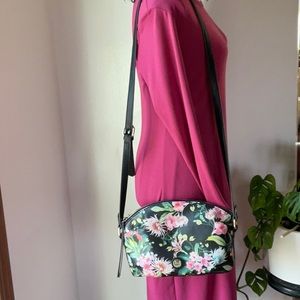 Liz Claiborne Harper crossbody bag in tropical classy, zipper closure